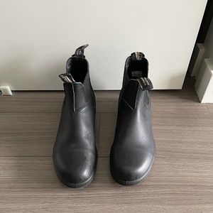 Blundstone original chelsea black, W9.5/M6.5, like new!